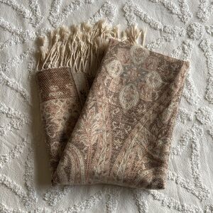 Elegant Paisley Scarf in Brown and Cream